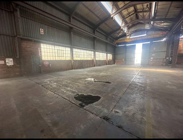1,850M² WAREHOUSE FOR SALE IN CHLOORKOP